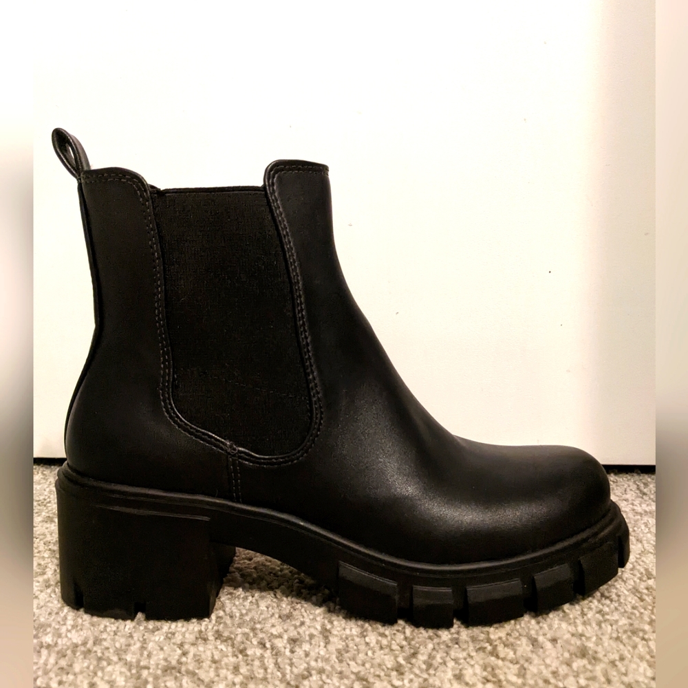 Madden Girl Chelsea Boots